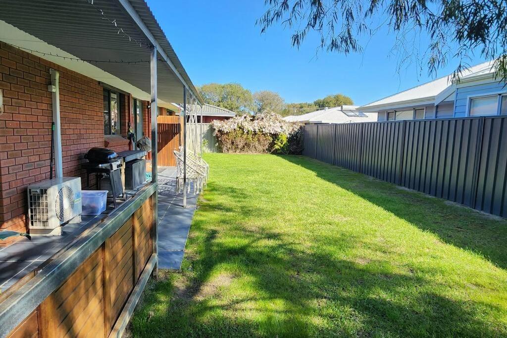 Abbey Beach Cottage Busselton Exteriör bild